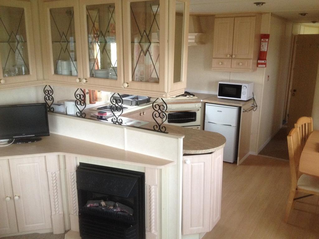 Fort Holiday Park Sandown Room photo
